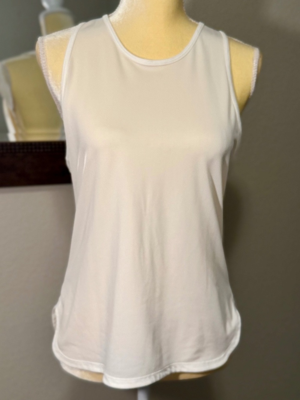 Varley Womens White Paseo Tank Top Size XS Luxury Athleisure